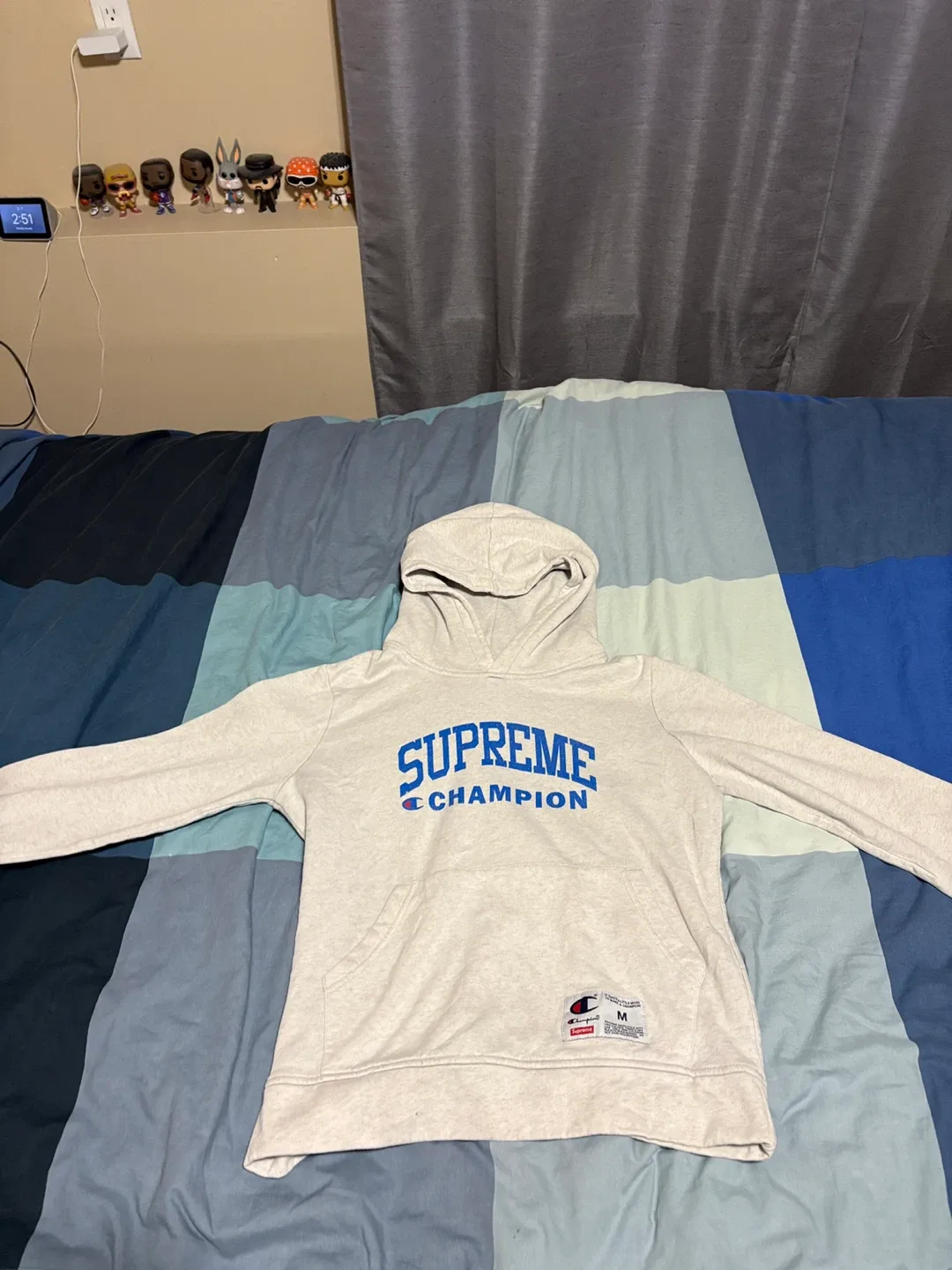 Supreme x Champion Hoodie - Size Medium image indicator(2)
