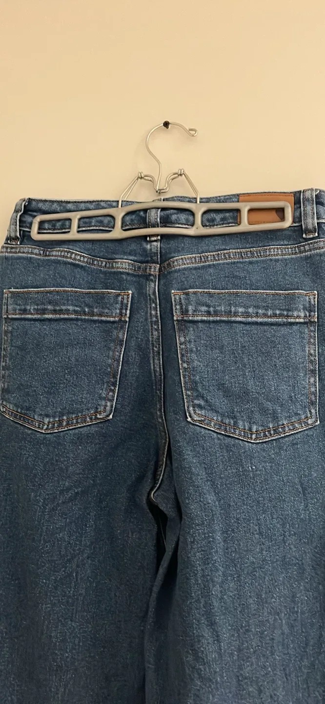 Jillian Harris High Rise Wide Leg Jeans - Size 27 image indicator(5)