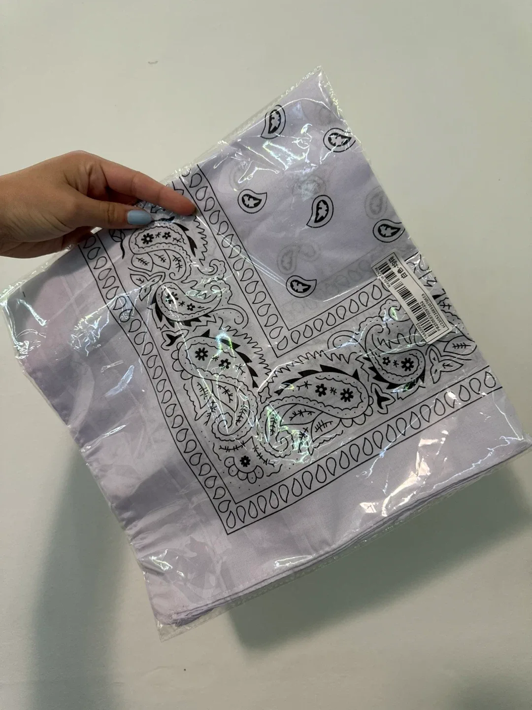 White Bandana image indicator(2)