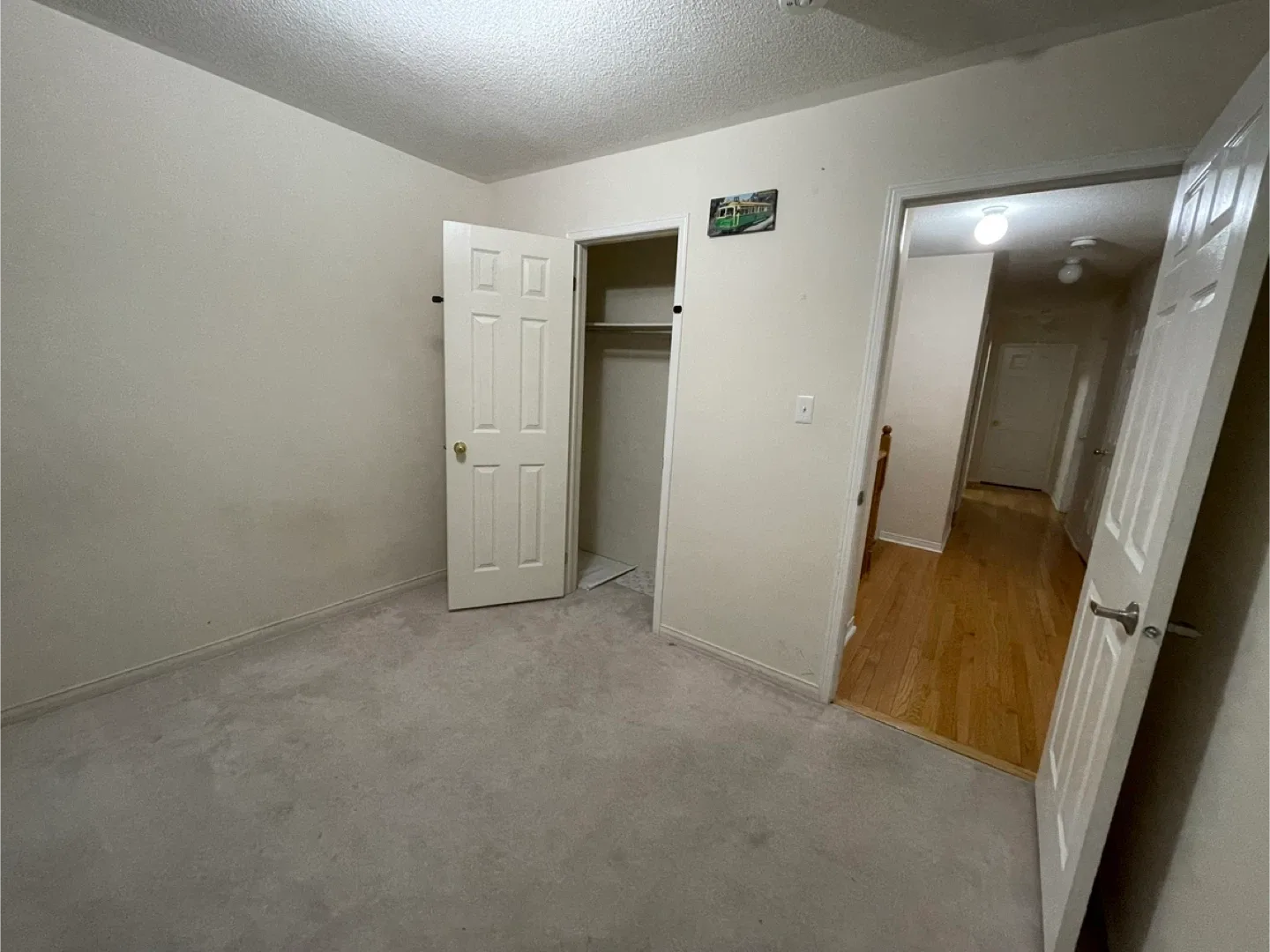 Private room for rent image indicator(2)