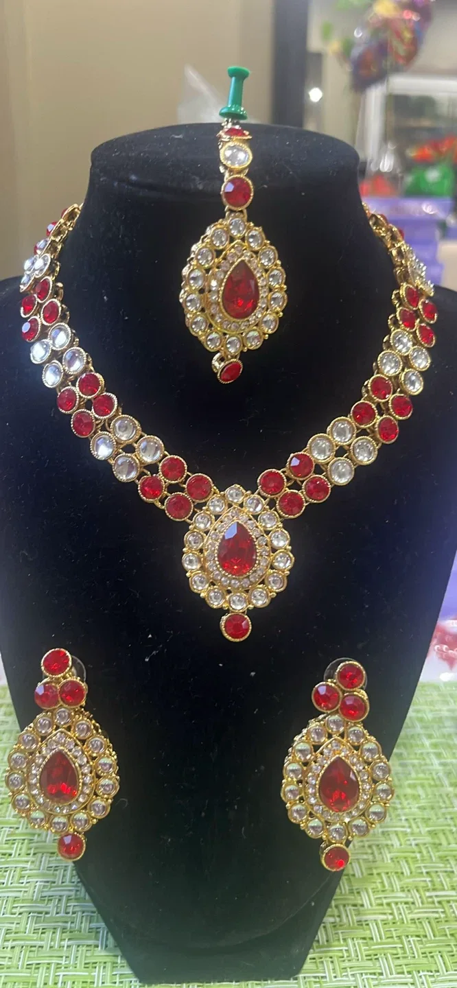 Jewellery Set image indicator(10)
