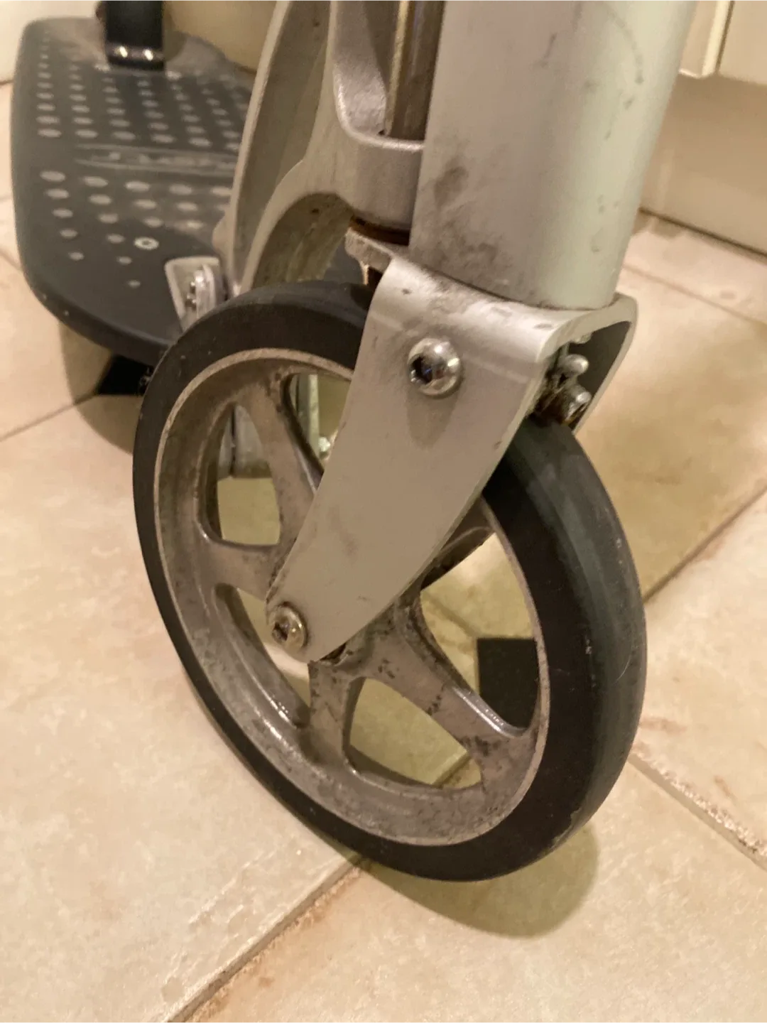 Xootr Adult Size Scooter image indicator(2)