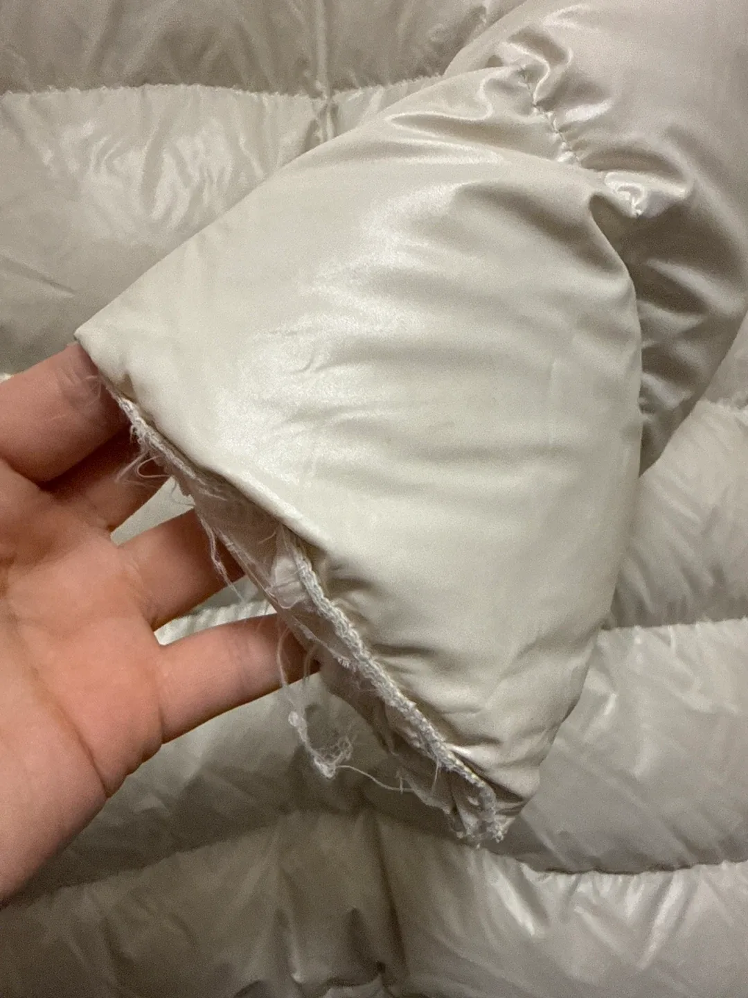 Aritzia White Puffer Jacket image indicator(2)