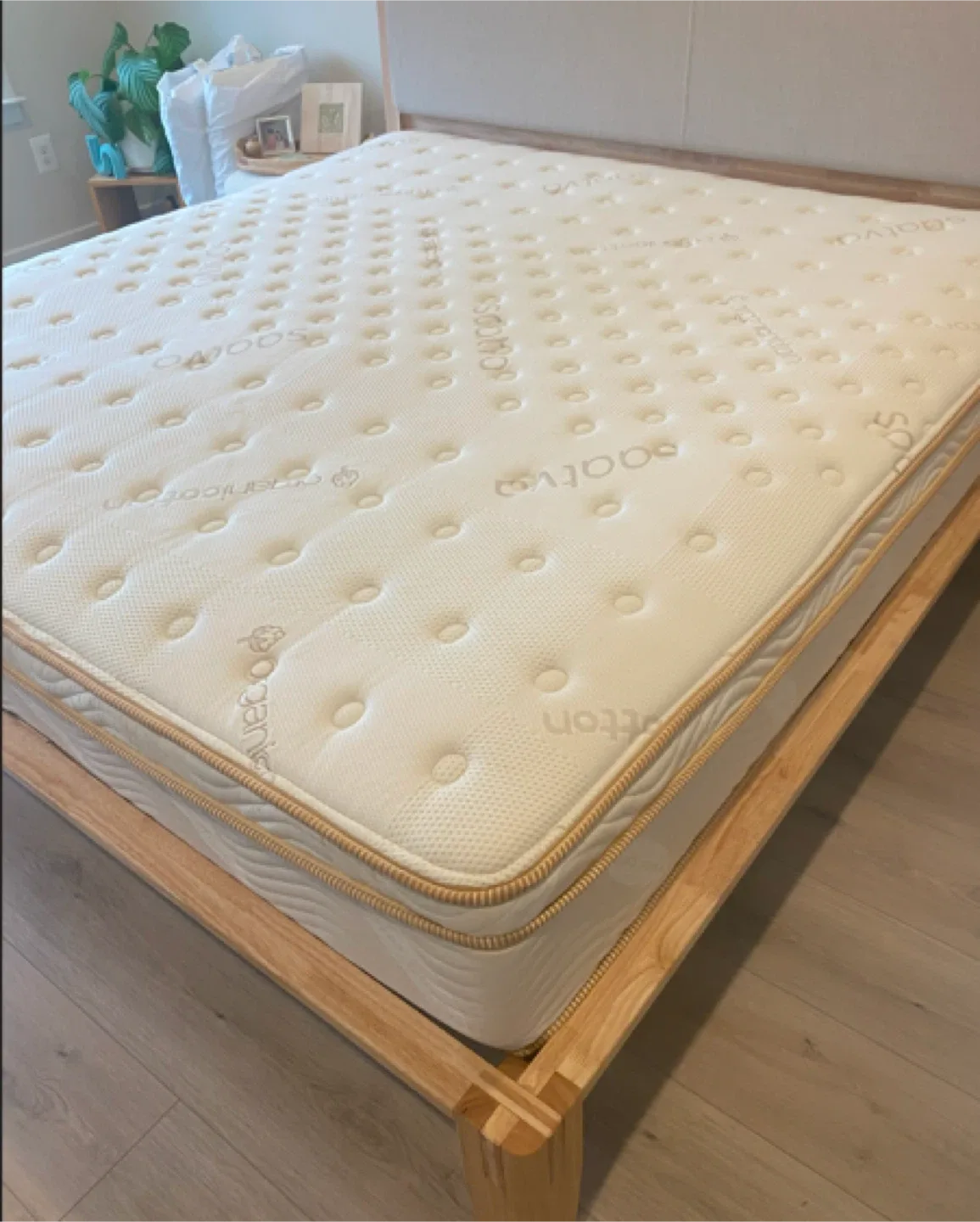 Saatva HD King Mattress, Like new, only used 2 weeks image indicator(2)
