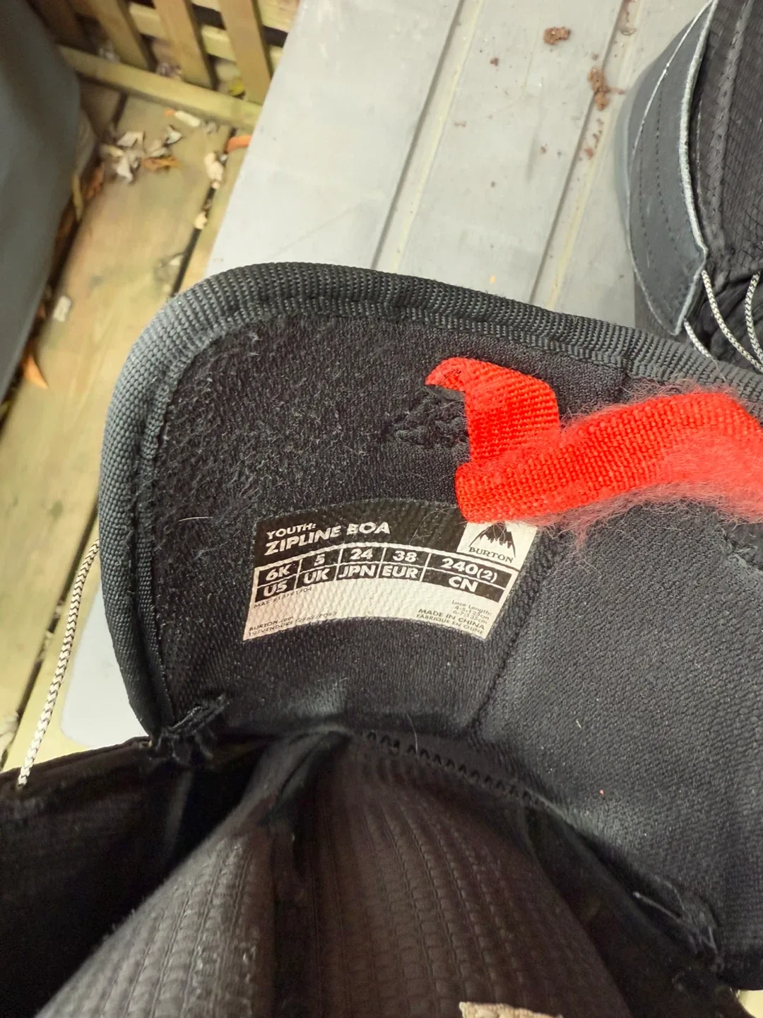 Burton Zipline BOA Youth Snowboard Boots - Size 6 US image indicator(3)