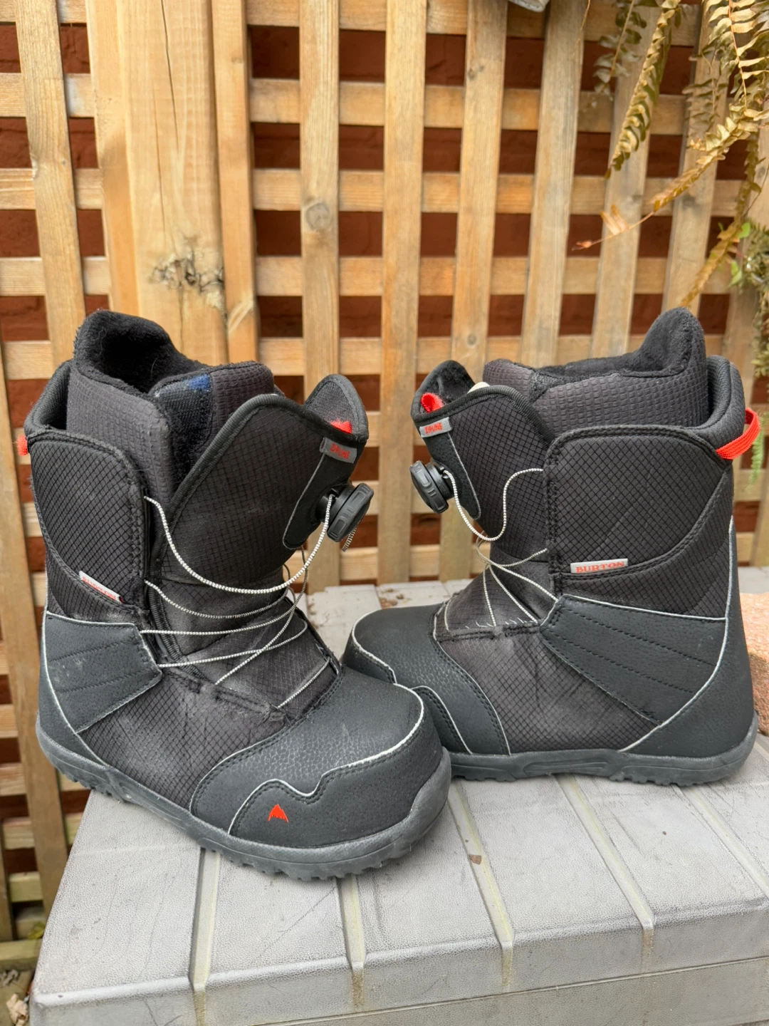 Burton Zipline BOA Youth Snowboard Boots - Size 6 US