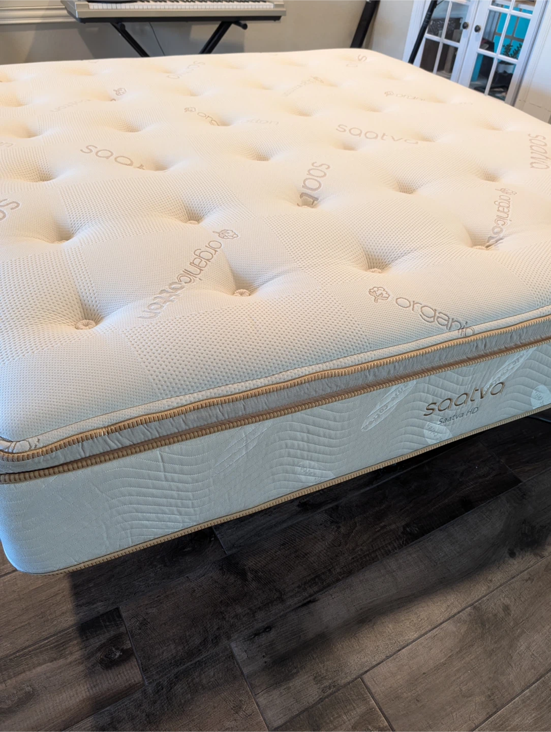 Saatva HD King Mattress, Like new, only used 2 weeks - photo 5
