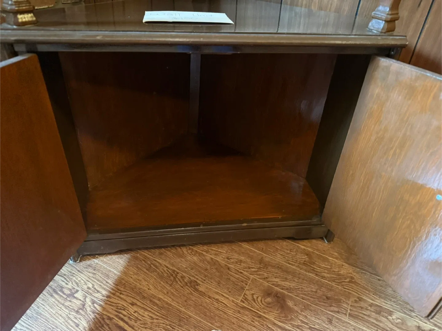 Brown Corner Display Cabinet image indicator(3)