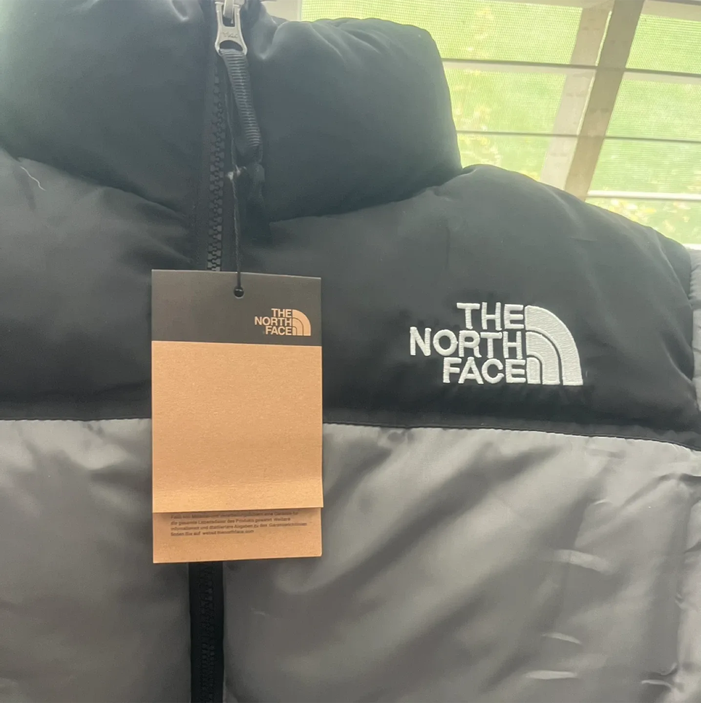 The North Face Puffer Jacket - Grey/Black image indicator(2)