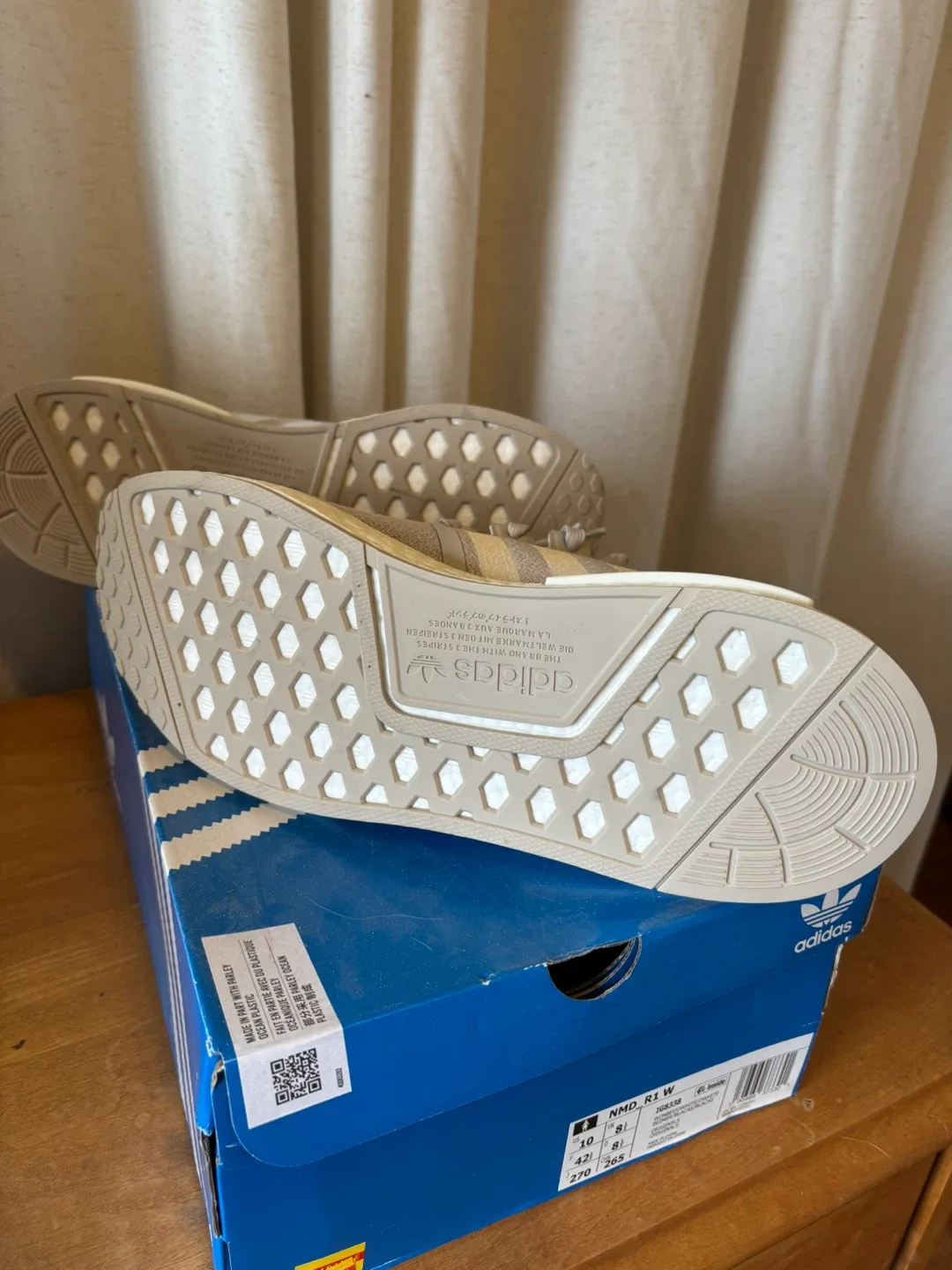 Adidas NMD Size 10 Women’s image indicator(5)