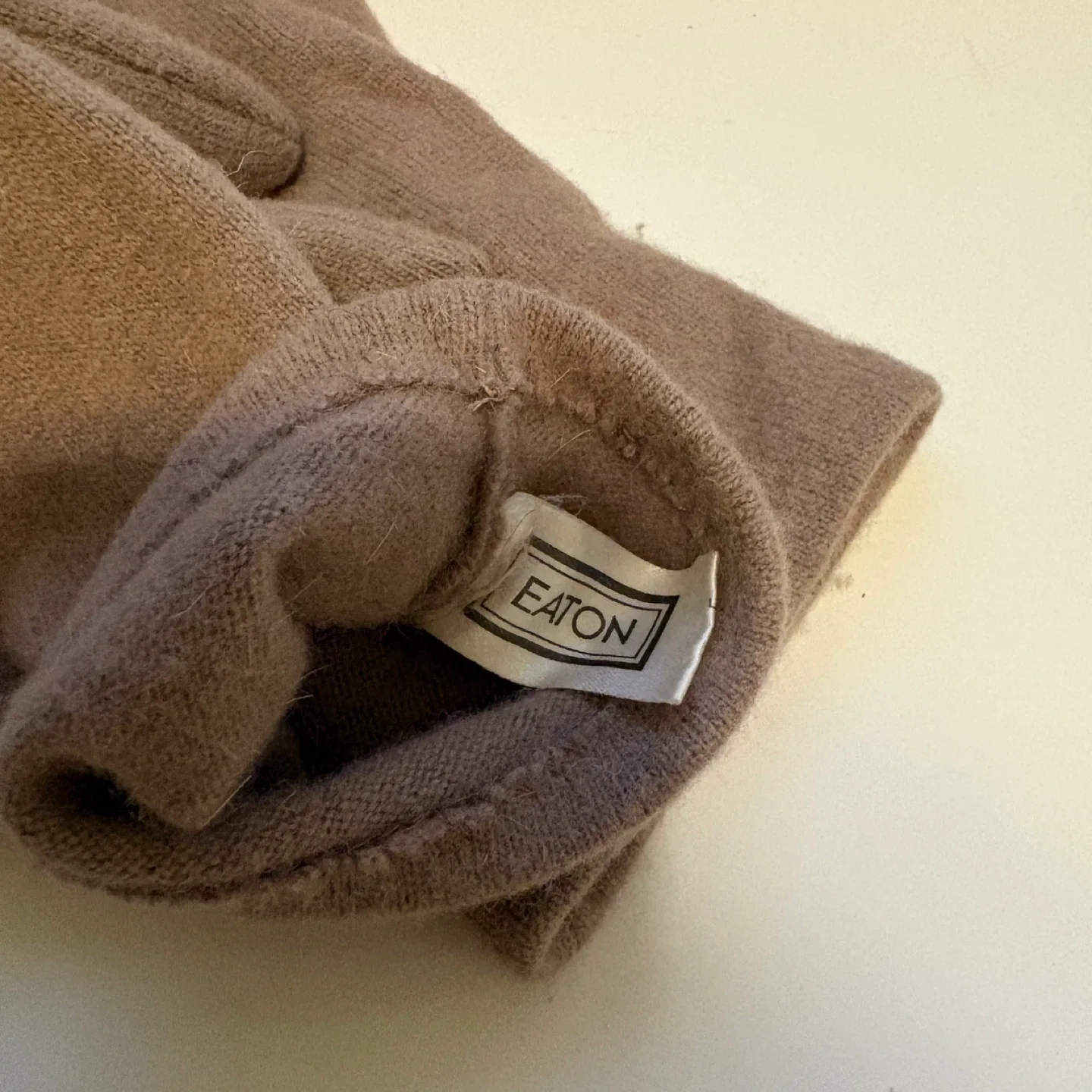 Vintage T. Eaton Co Ltd Brown Lambswool Angora Blend Gloves image indicator(6)