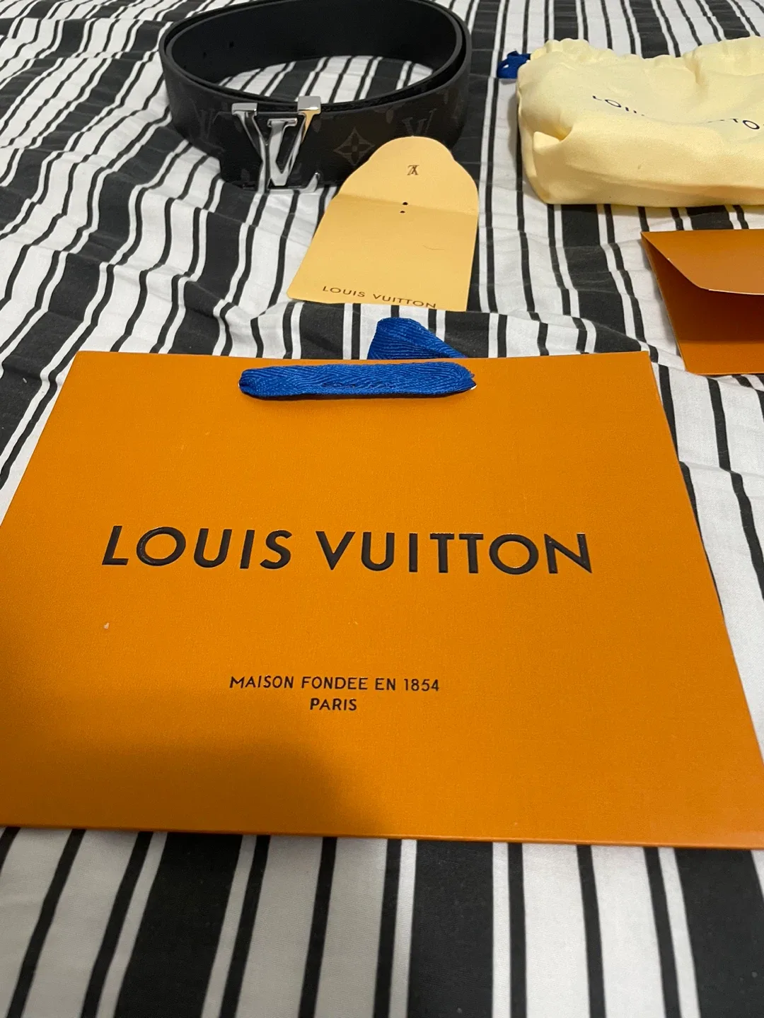 Louis Vuitton LV Initials 40MM Belt image indicator(6)