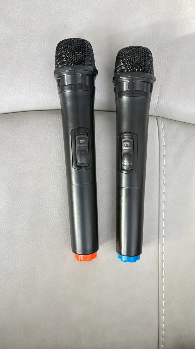 Pair of Black Wireless Microphones image indicator(2)