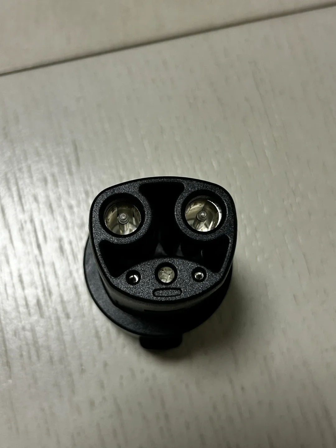 Tesla Gen 2 Charging Adapter – Excellent Condition ⚡️ image indicator(3)