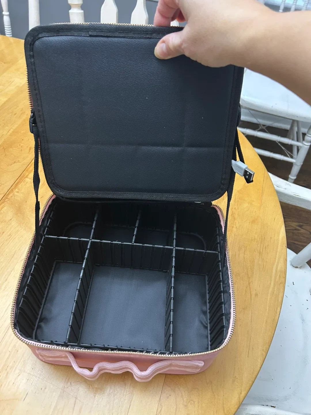 Makeup Travel Case - Pink image indicator(3)