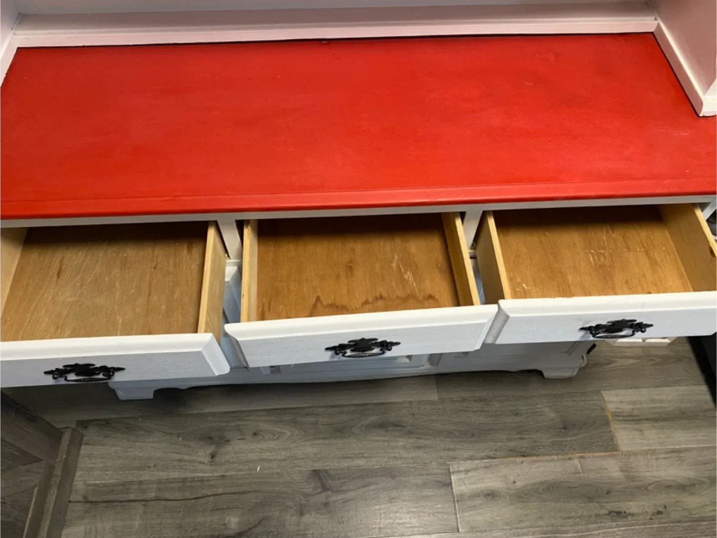 White & Red Hutch Cabinet image indicator(2)