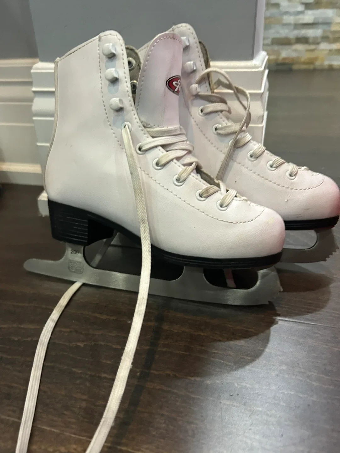 Hespeler Figure Skates - Size US J1 image indicator(2)