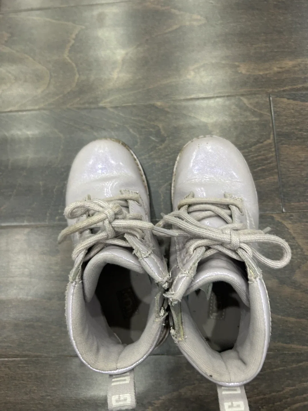 UGG Kids Boots Size 12 image indicator(2)