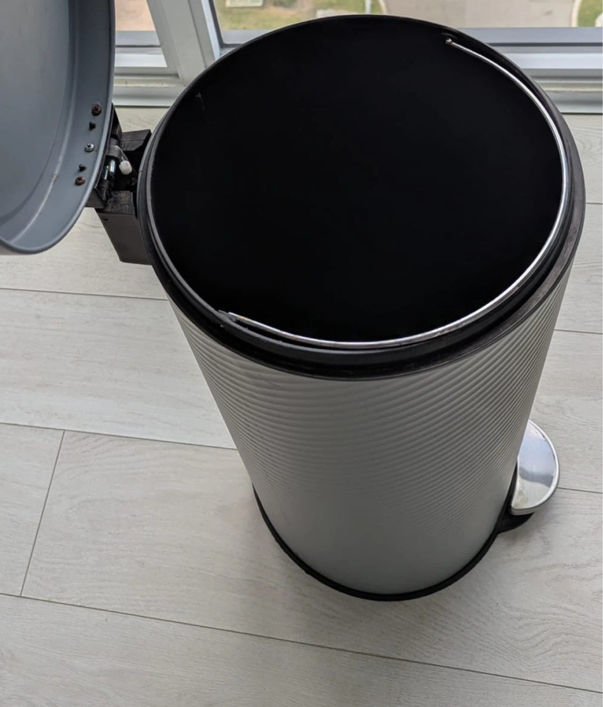 Grey Step-On Trash Can - photo 2
