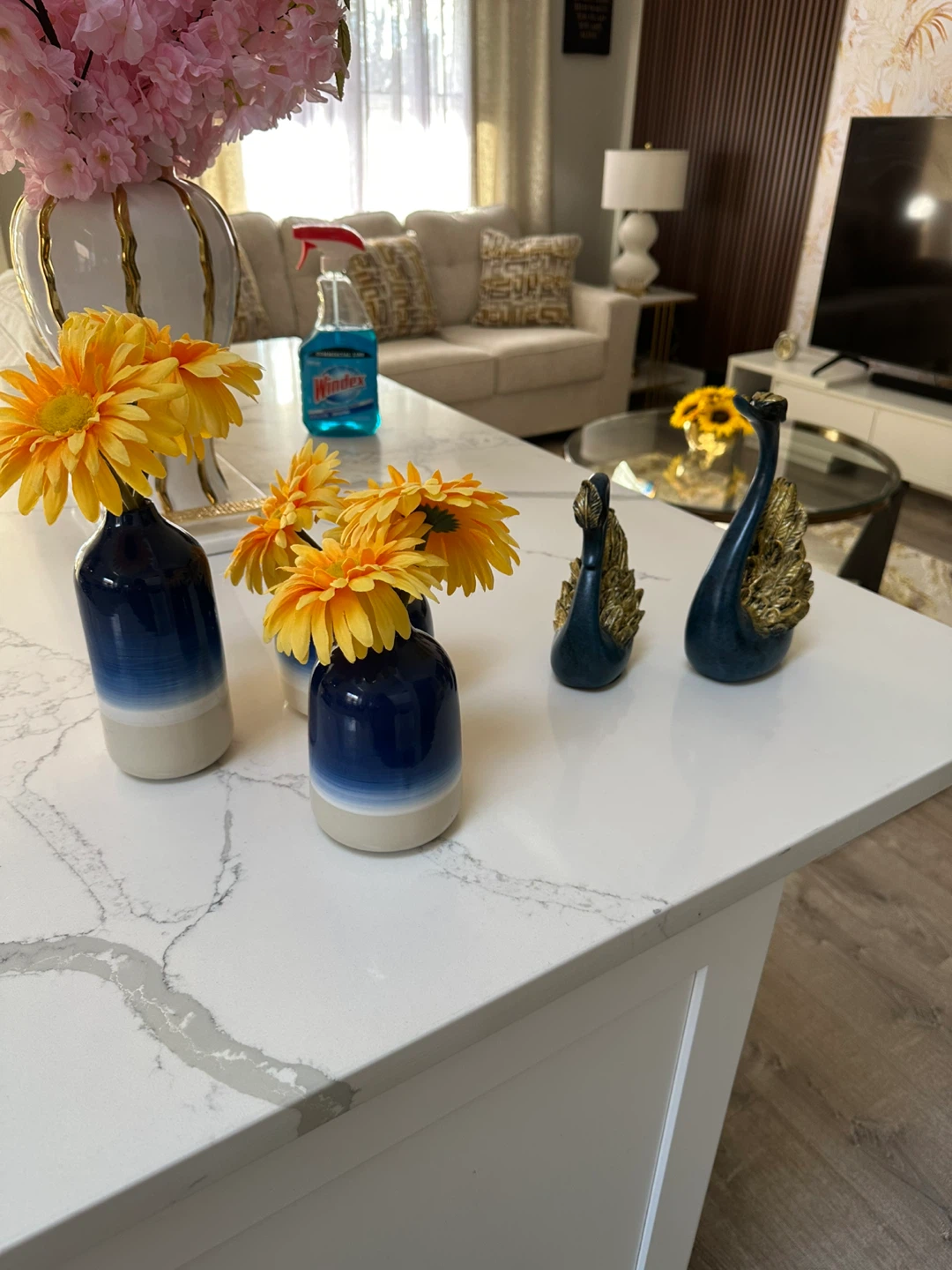 Decorative Vases and Swan Figurines - photo 3
