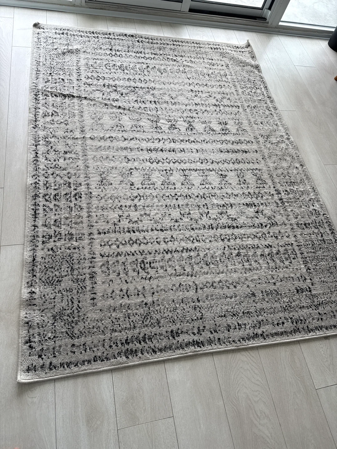 Surya Pisa PSS-2313 Area Rug - 5' x 7' Cream