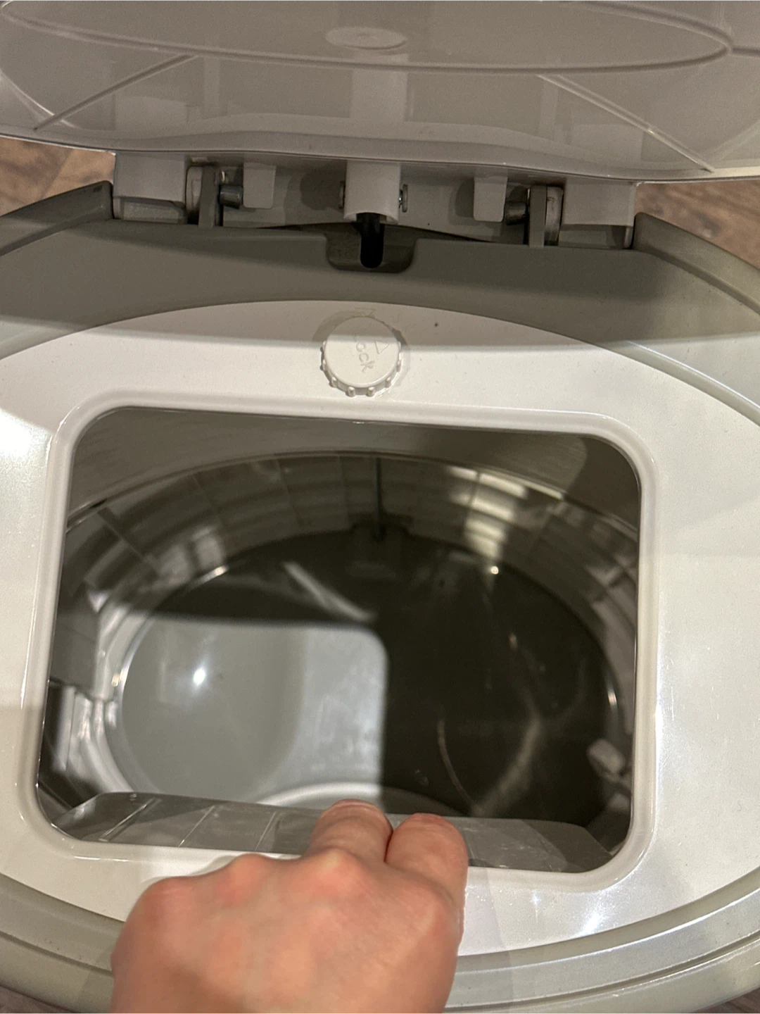 Dékor Hands-Free Diaper Pail - photo 3