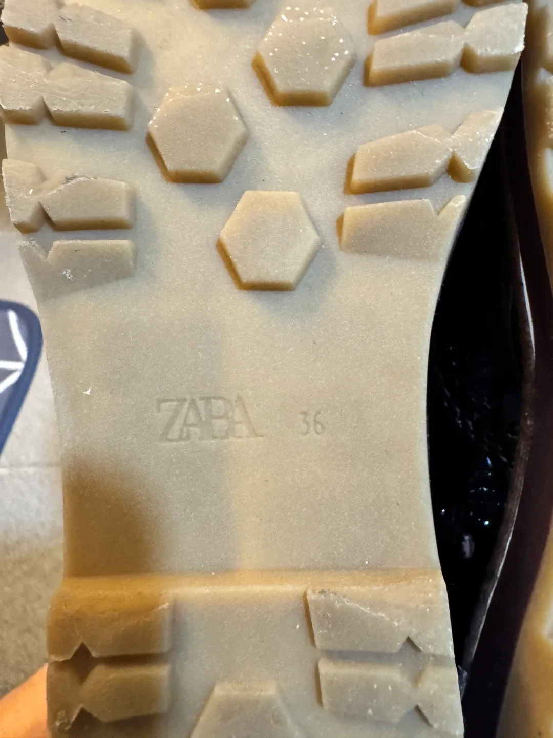 Zaba Burgundy Patent Leather Chelsea Boots - Size 6 image indicator(4)