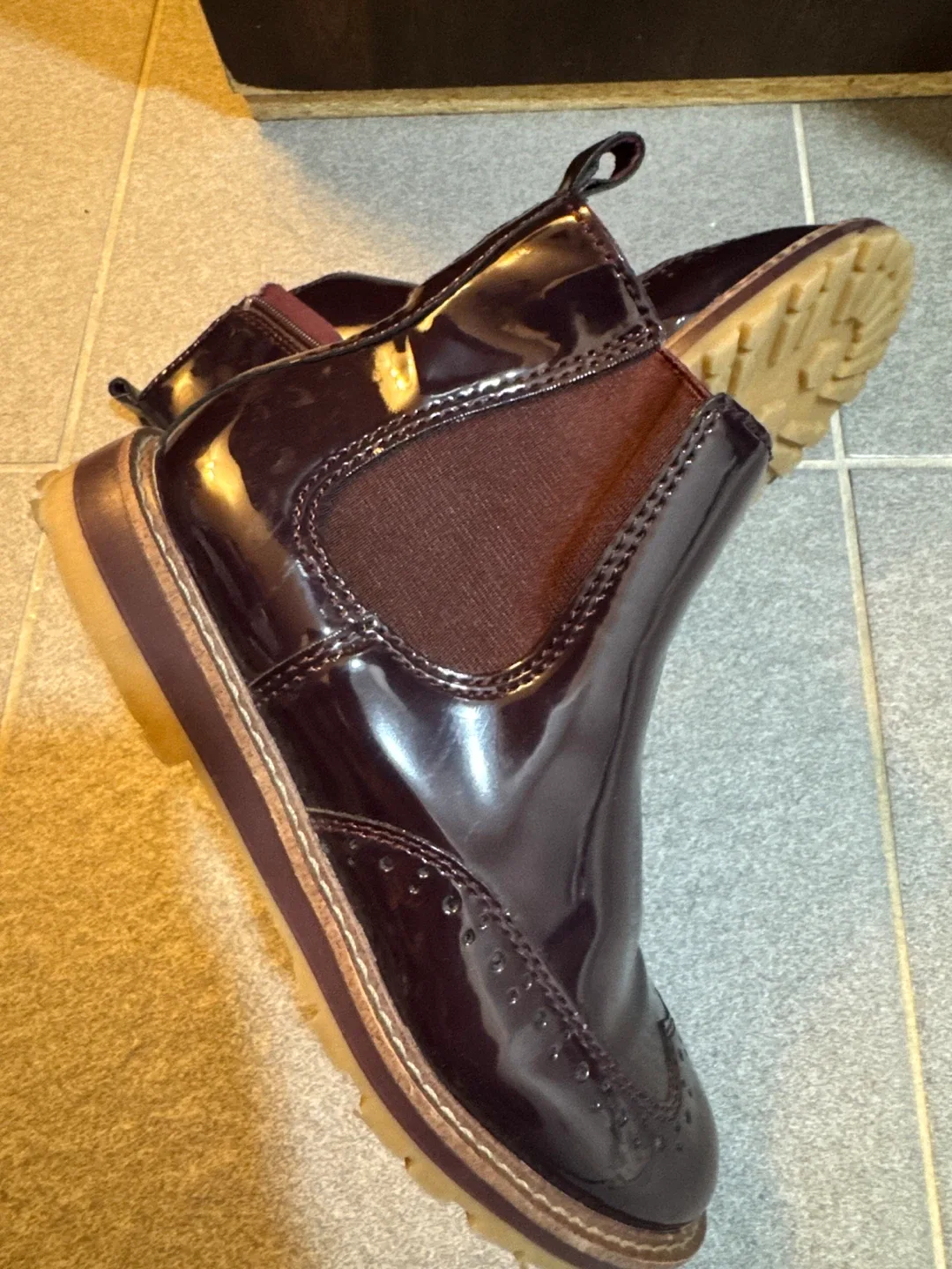 Zaba Burgundy Patent Leather Chelsea Boots - Size 6 image indicator(3)