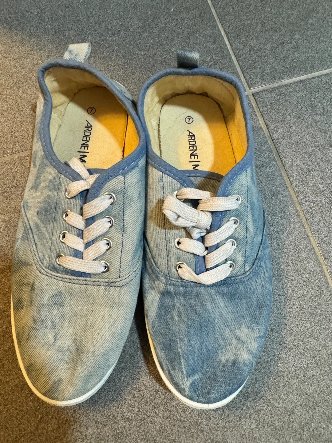 Ardene Blue Tie-Dye Sneakers - Size 7 image indicator(2)