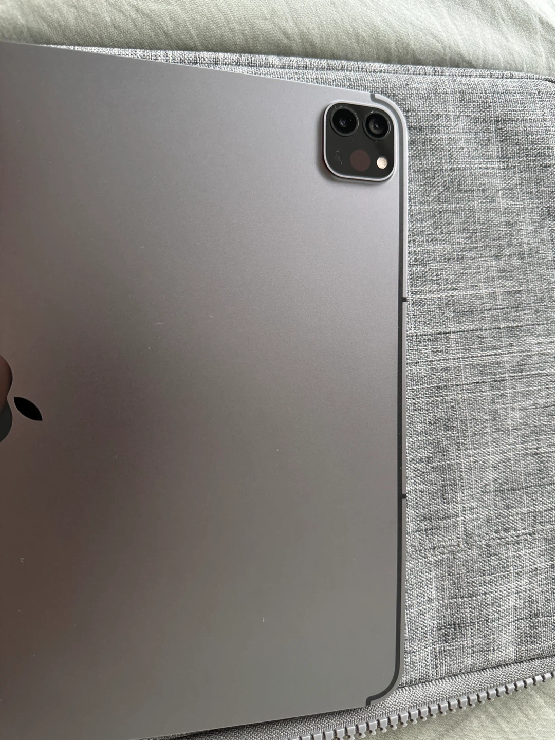 iPad Pro 5th Generation – 256GB, Wi-Fi + Cellular - photo 3