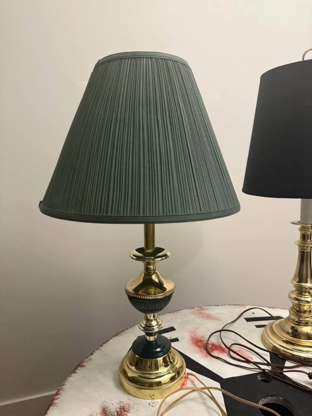 Table Lamps - Green & Black image indicator(2)