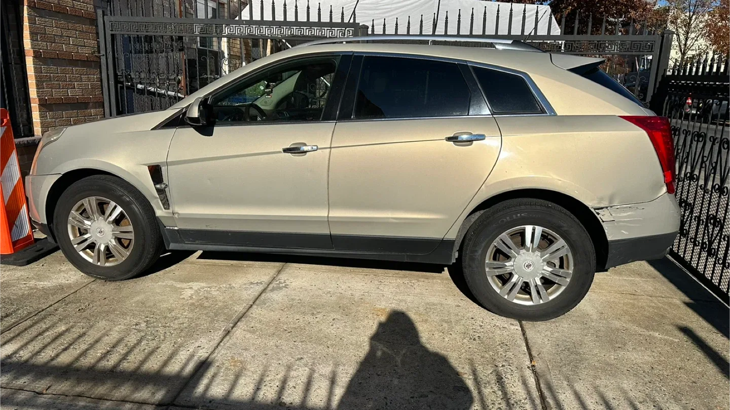 Cadillac SRX Gold SUV