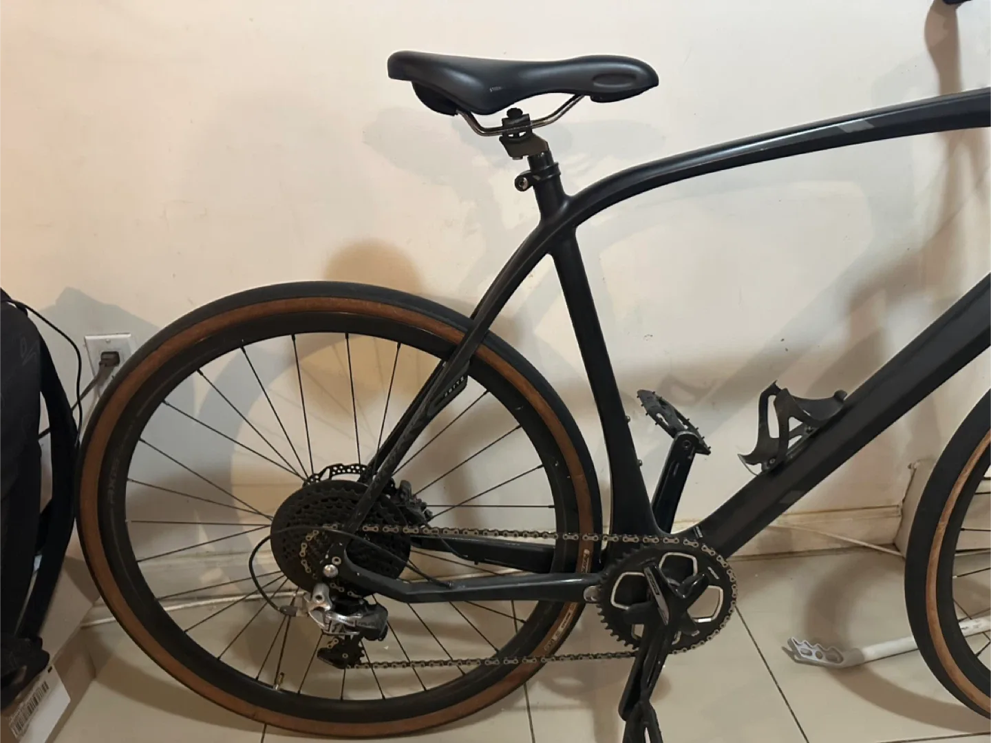 Carbon fiber bicycle, matte black, good price image indicator(4)
