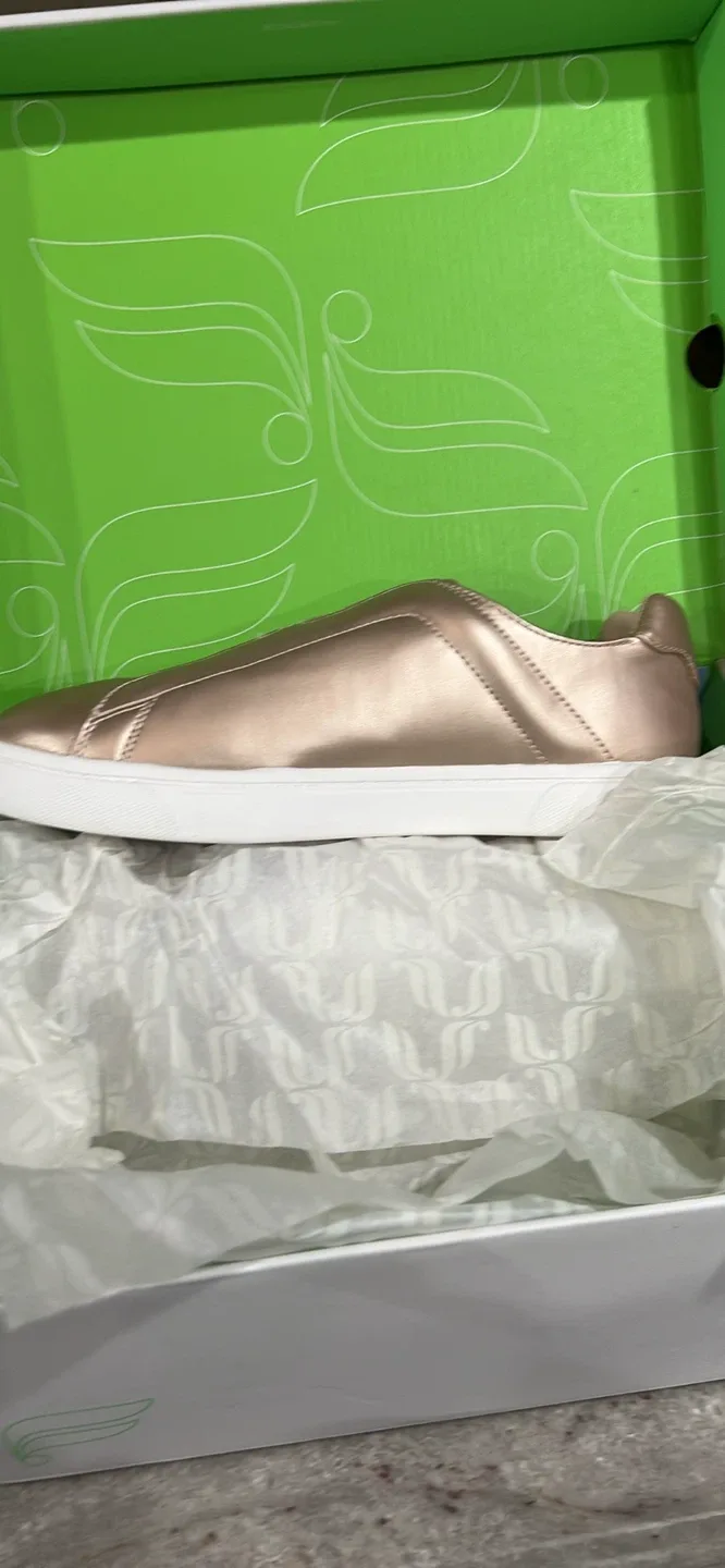 Fabletics Rose Gold Slip-On Sneakers - Size 8 image indicator(3)