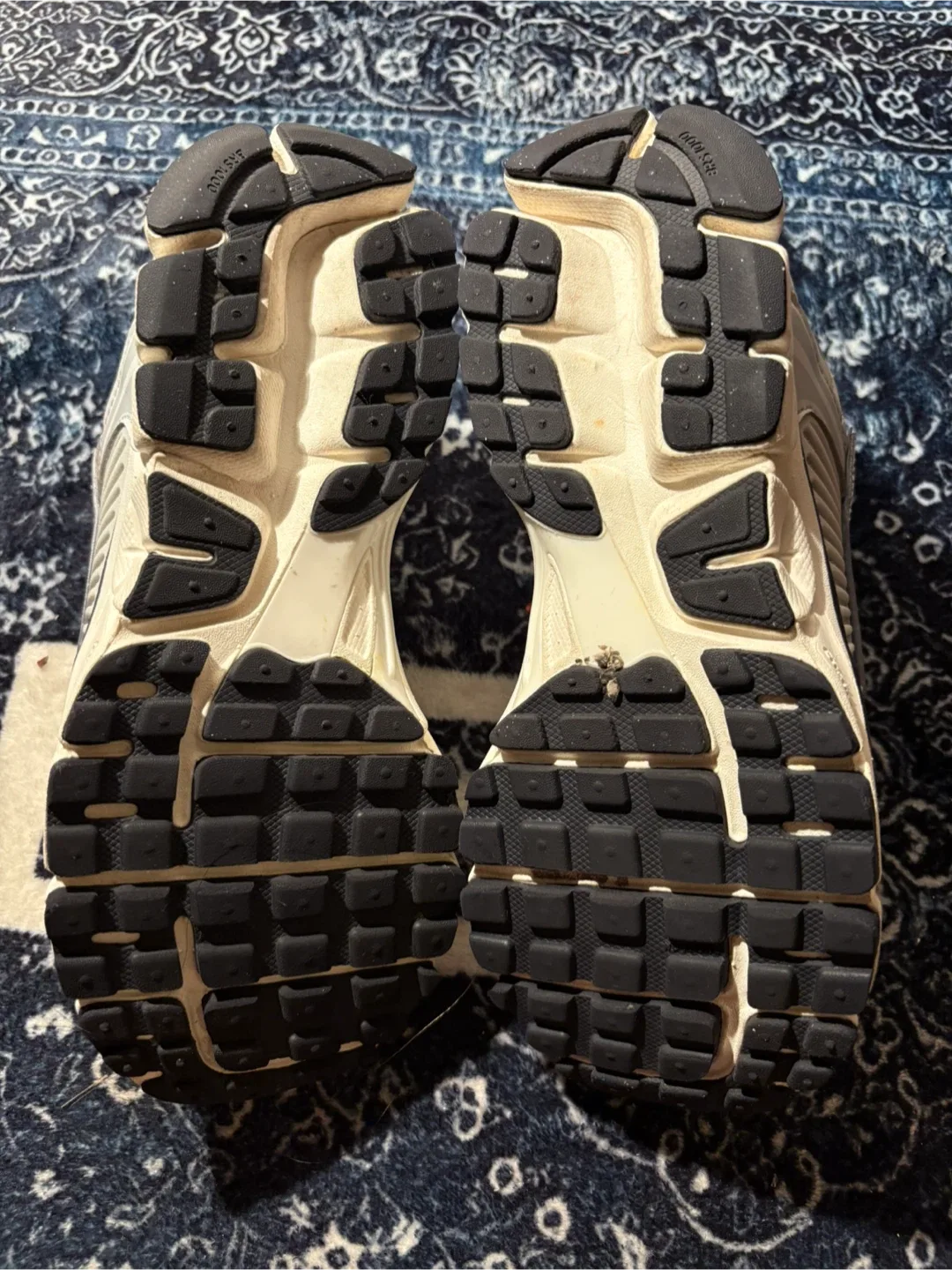 Nike Vomero 5 Grey/Silver Sneakers image indicator(4)