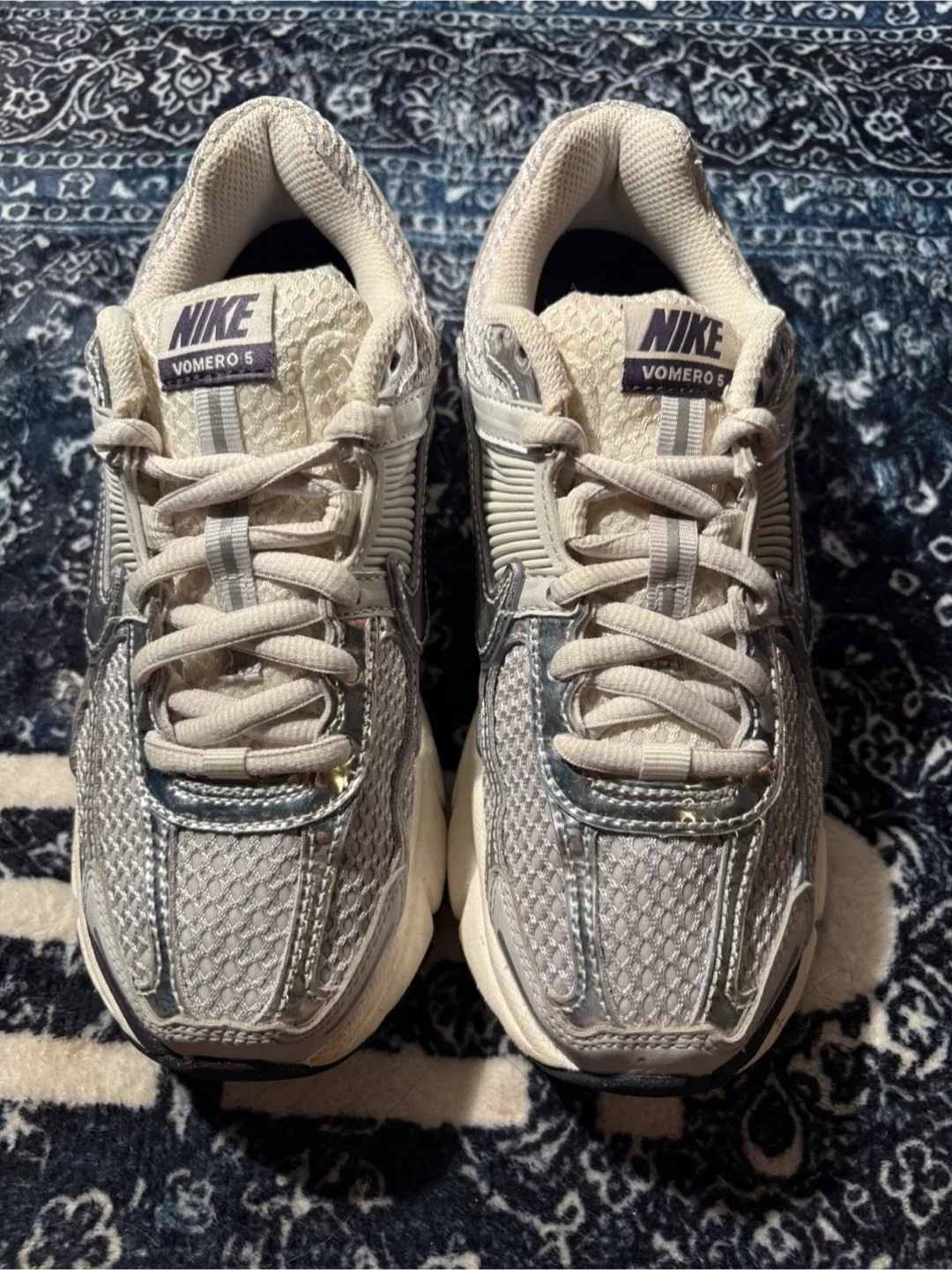 Nike Vomero 5 Grey/Silver Sneakers image indicator(3)