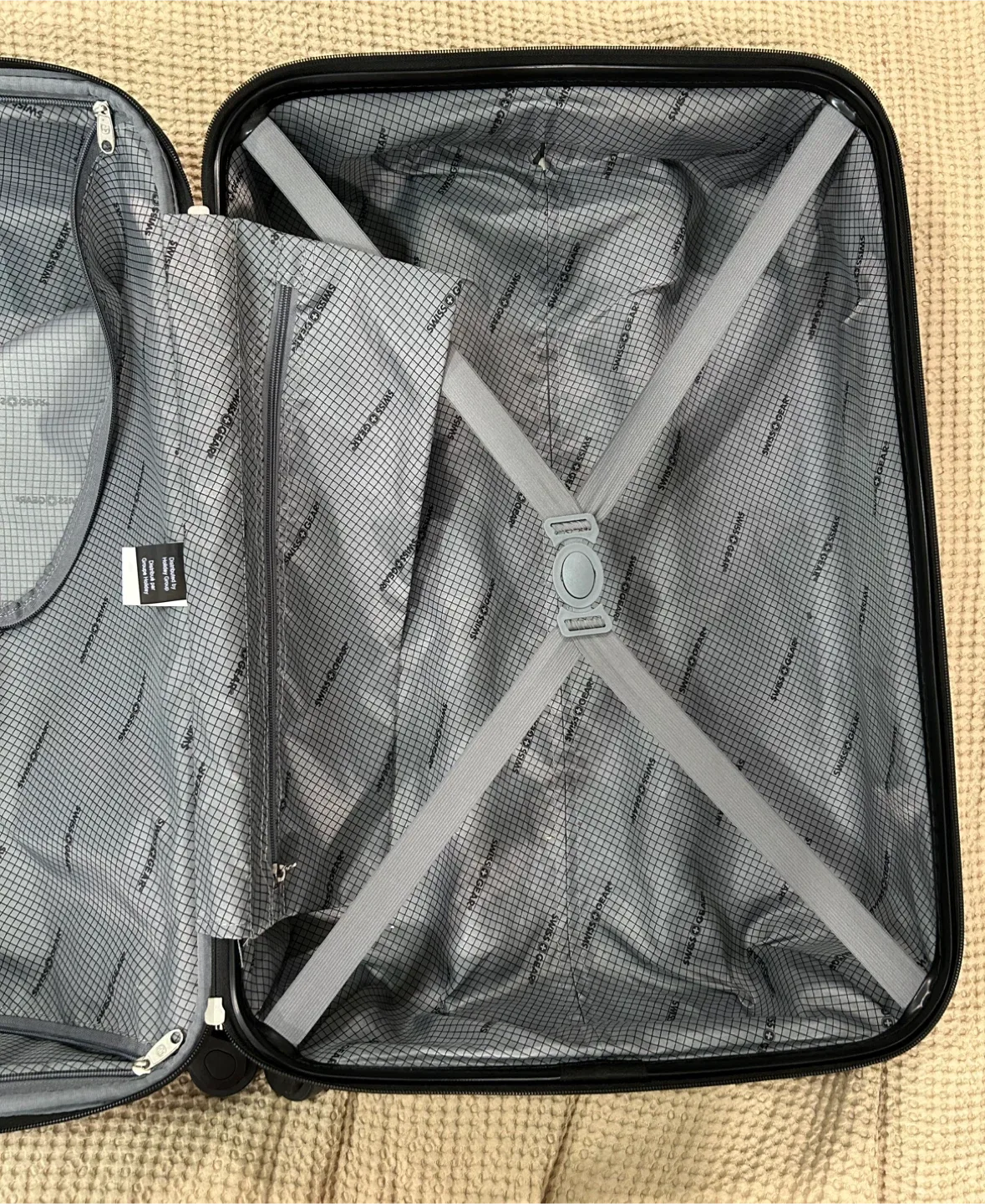 Swissgear Suitcase - Silver image indicator(5)