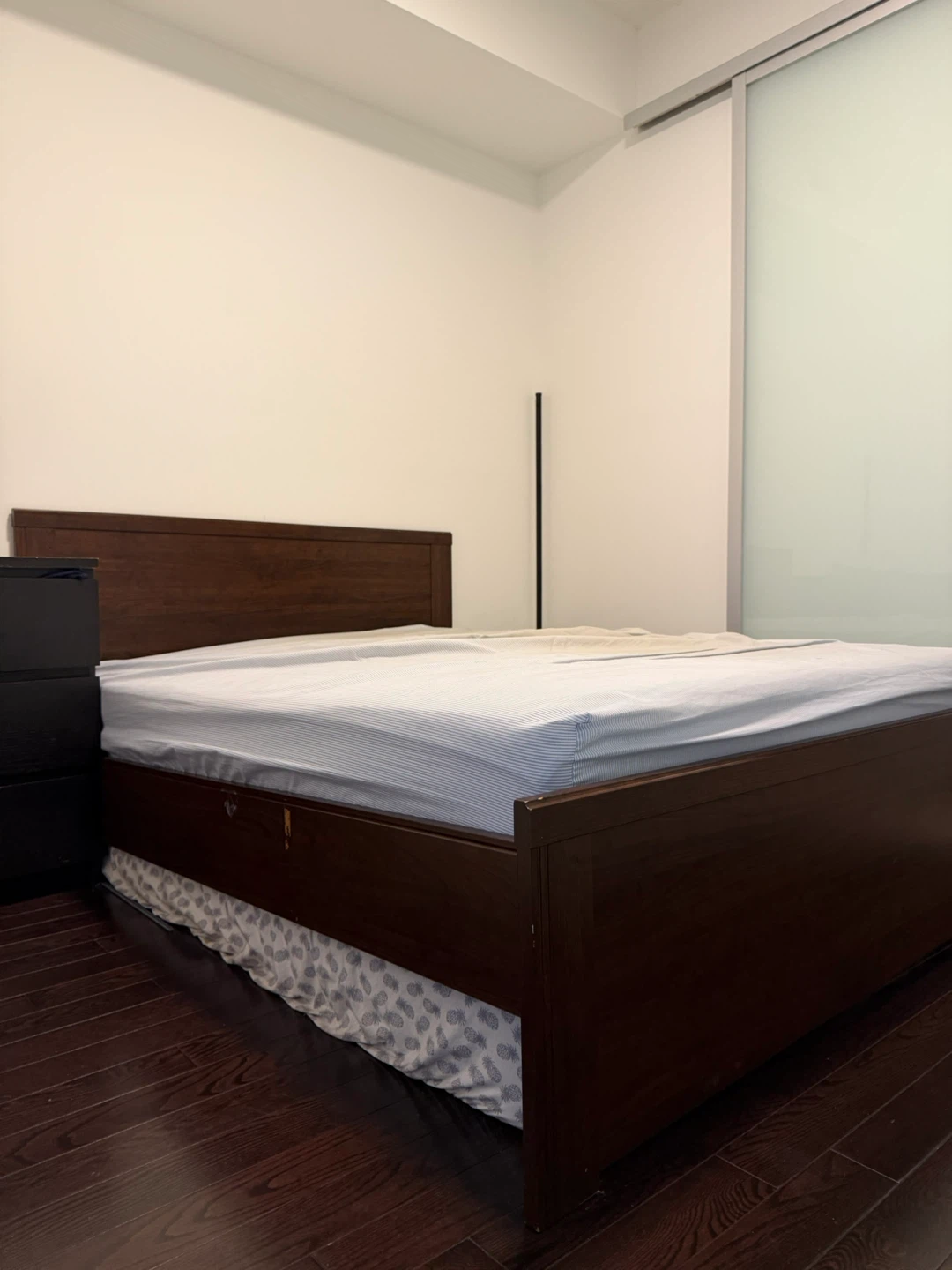 Dark Wood Full Size Bed Frame and mattress