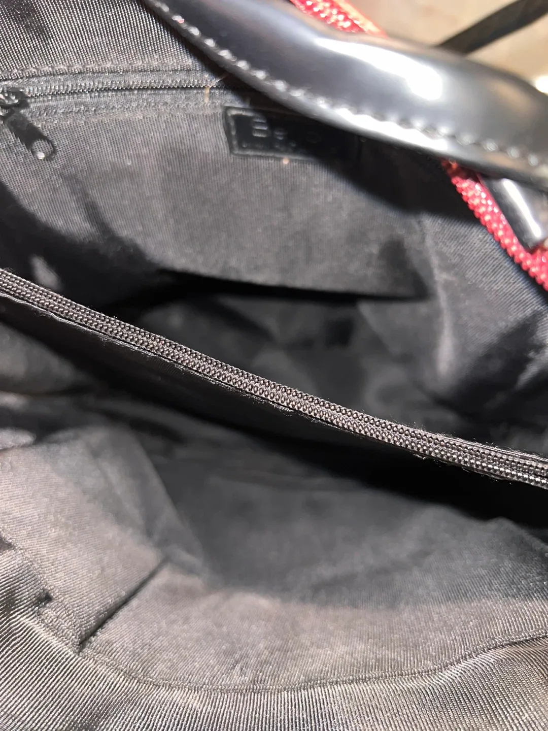 Beijo Red & Black Shoulder Bag/Backpack image indicator(6)