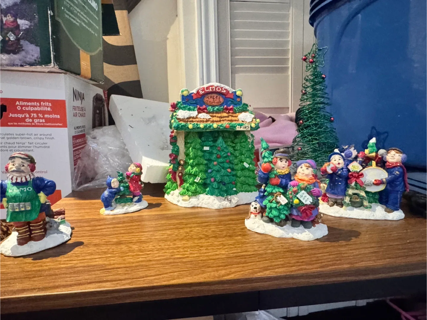 5 piece set Christmas village image indicator(4)