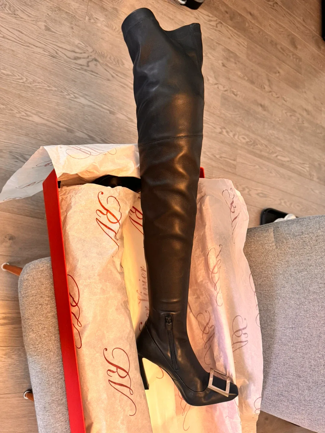 Roger Vivier Thigh High Soft Boots - Size 7 (US) image indicator(5)