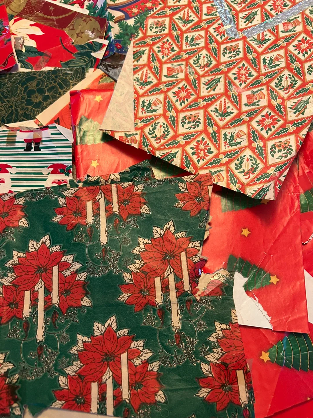 Vintage Xmas wrapping paper leftovers MCM used 60s-80s image indicator(4)