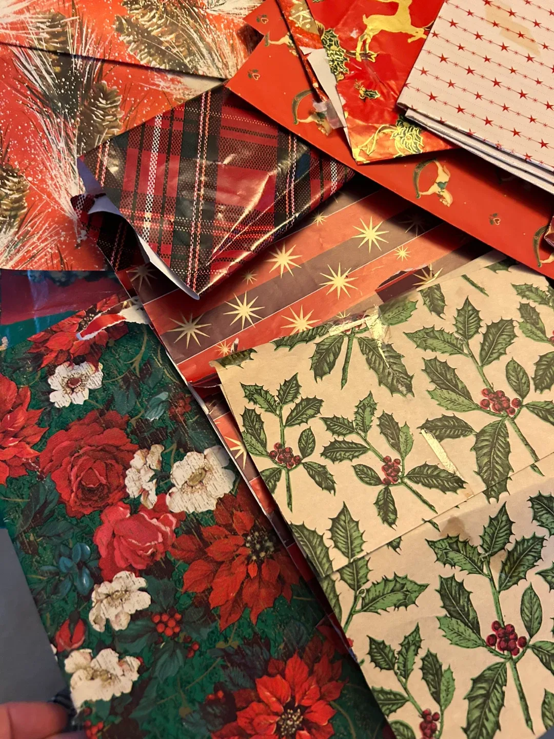 Vintage Xmas wrapping paper leftovers MCM used 60s-80s image indicator(7)