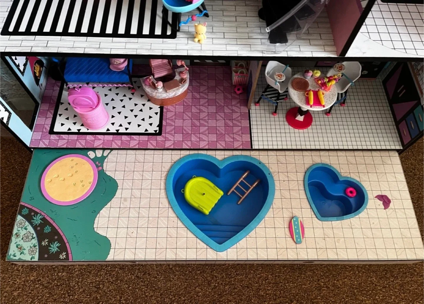 LOL Surprise OMG House Dollhouse With 85+ Surprises image indicator(6)