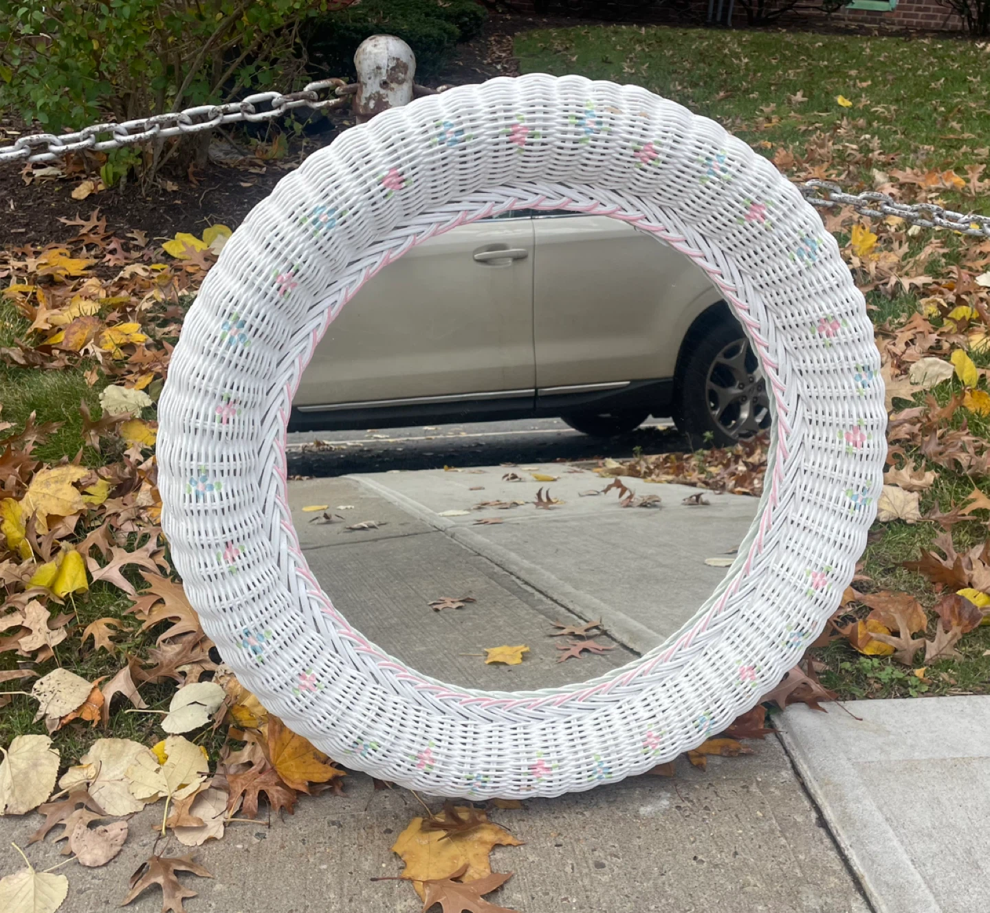 Vintage Round White Rattan Wall Mirror - photo 2