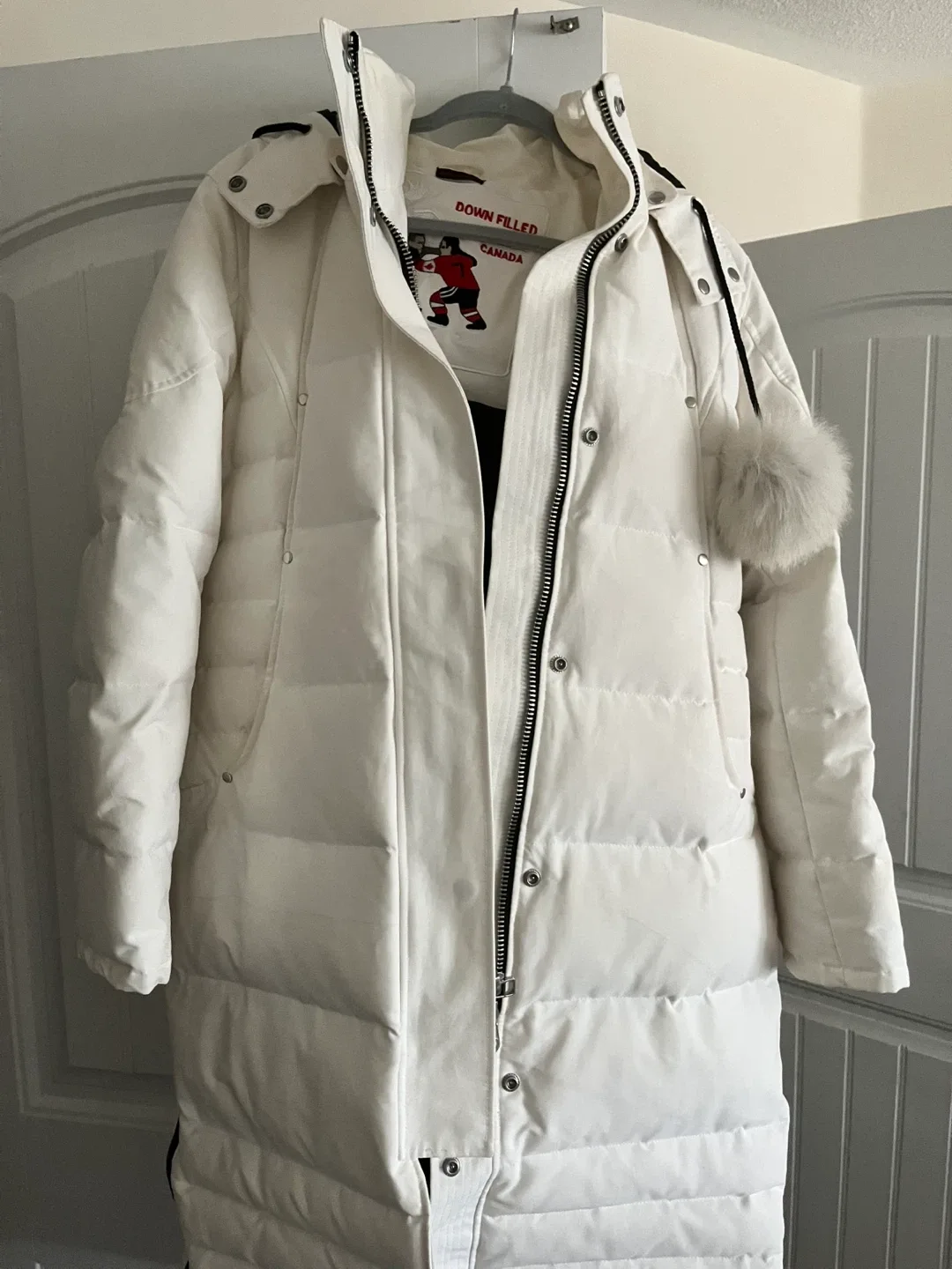 Moose Knuckles Down Filled White Parka S image indicator(2)