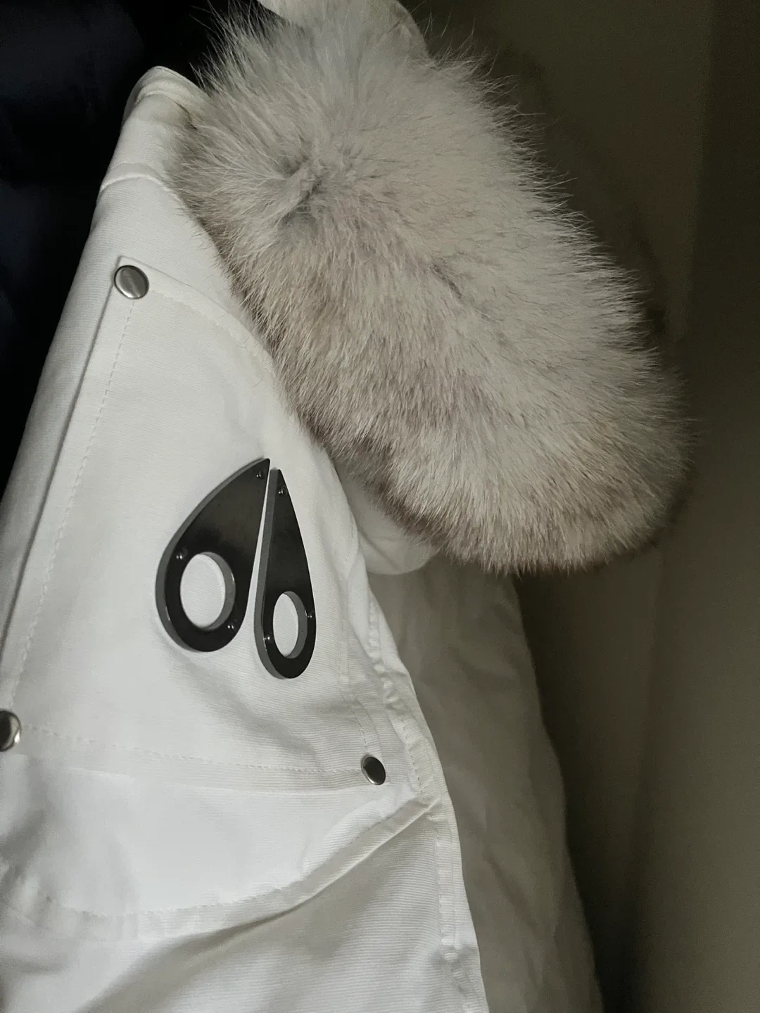 Moose Knuckles Down Filled White Parka S image indicator(6)