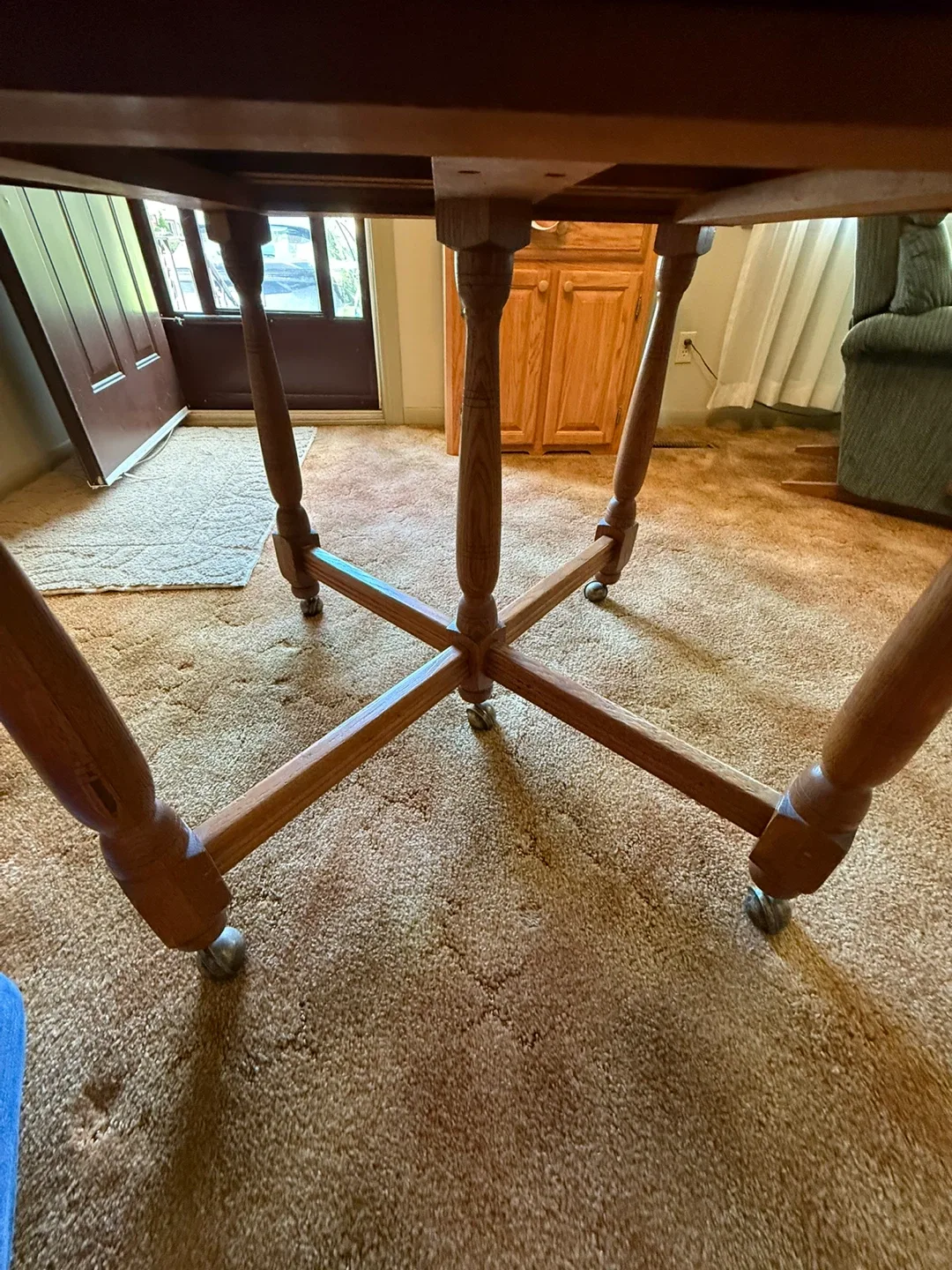 Round Wooden Extendable Dining Table image indicator(3)