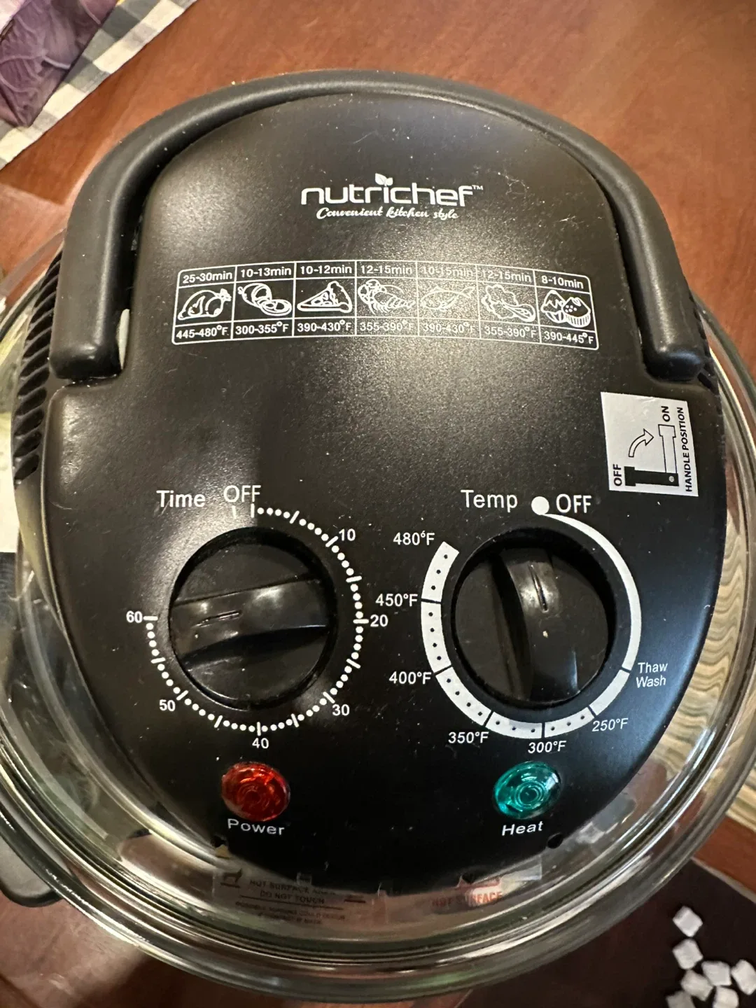 NutriChef Convenient Kitchen Style Air Fryer image indicator(2)