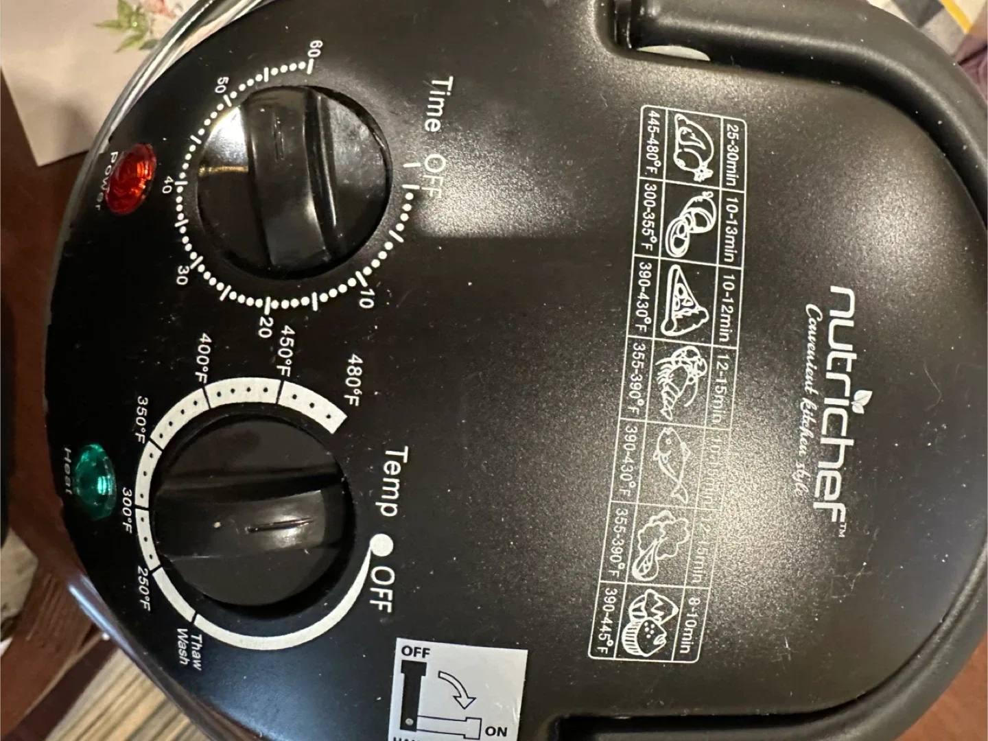 NutriChef Convenient Kitchen Style Air Fryer image indicator(3)